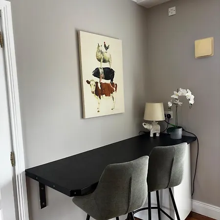 Carraig House Sleeps 2 Pets Allowed Apartment Cavan